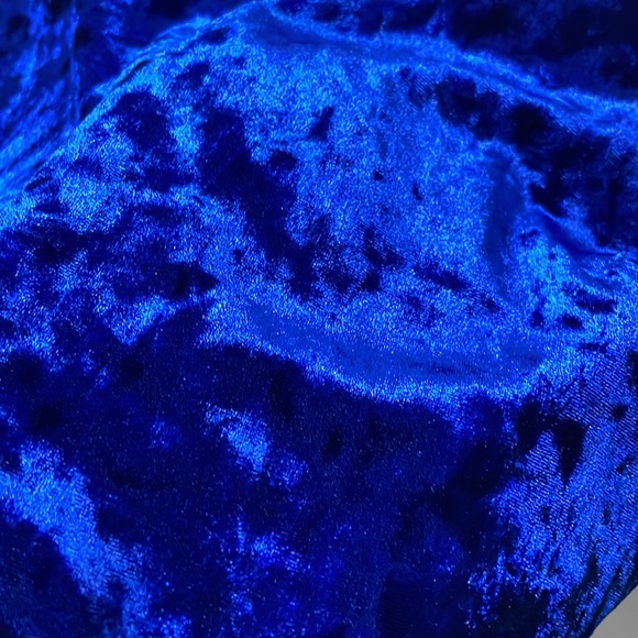 Crushed Velvet Crop - Picture 3 of 3